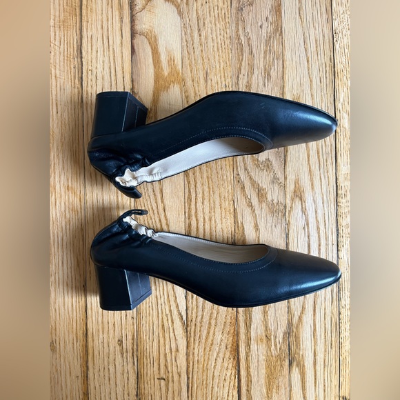 Like-New Everlane Italian Leather Day Heel - Picture 5 of 9